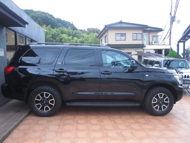 セコイア ＳＲ５　２０１２年モデル　ＳＲ５　４ＷＤ　ＣＡＲＦＡＸ＆オートチェック付　走行７０．５７６ＭＩＬ　クロスシート　２ＲＤベンチシート　３ＲＤシート　１８インチＧＯＯＤＲＩＣＨマッドタイヤ（7枚目）