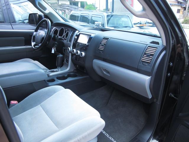 セコイア ＳＲ５　２０１２年モデル　ＳＲ５　４ＷＤ　ＣＡＲＦＡＸ＆オートチェック付　走行７０．５７６ＭＩＬ　クロスシート　２ＲＤベンチシート　３ＲＤシート　１８インチＧＯＯＤＲＩＣＨマッドタイヤ（21枚目）