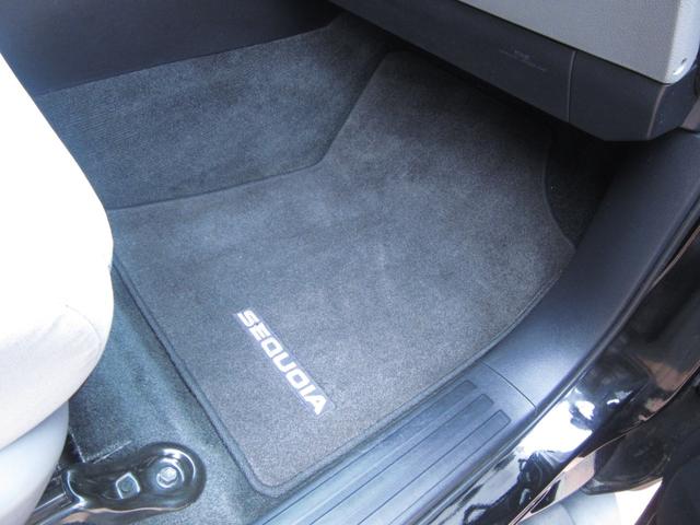 セコイア ＳＲ５　２０１２年モデル　ＳＲ５　４ＷＤ　ＣＡＲＦＡＸ＆オートチェック付　走行７０．５７６ＭＩＬ　クロスシート　２ＲＤベンチシート　３ＲＤシート　１８インチＧＯＯＤＲＩＣＨマッドタイヤ（23枚目）