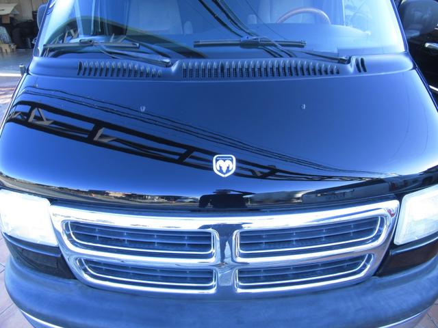 ダッジ・バン ミディアム　２００３年ファイナルモデル新車並行　リアディスク　１６インチホイール　ローダウン　３ＲＤシート付　ＥＣＭ対策品　整備記録付き　３３ＮＯまたは１１ＮＯ登録（6枚目）