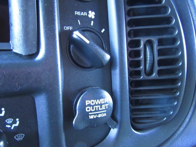 ダッジ・バン ミディアム　２００３年ファイナルモデル新車並行　リアディスク　１６インチホイール　ローダウン　３ＲＤシート付　ＥＣＭ対策品　整備記録付き　３３ＮＯまたは１１ＮＯ登録（17枚目）