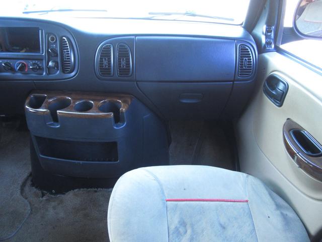 ダッジ・バン ミディアム　２００３年ファイナルモデル新車並行　リアディスク　１６インチホイール　ローダウン　３ＲＤシート付　ＥＣＭ対策品　整備記録付き　３３ＮＯまたは１１ＮＯ登録（26枚目）