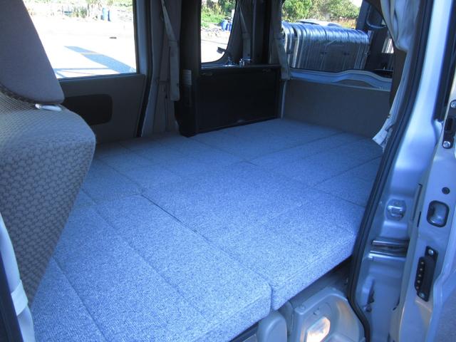 エブリイ ジョインターボ キャンピングカー ミニチュアクルーズ サブバッテリー 化粧ミラー ブリーツ遮光カーテン キャンピング取説付き ベットシンクシャワー間接照明 LED3段式 デジタルモニター 外排水タンク 2口コンセント(18枚目)