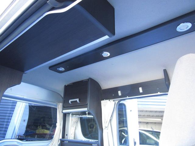 エブリイ ジョインターボ キャンピングカー ミニチュアクルーズ サブバッテリー 化粧ミラー ブリーツ遮光カーテン キャンピング取説付き ベットシンクシャワー間接照明 LED3段式 デジタルモニター 外排水タンク 2口コンセント(23枚目)