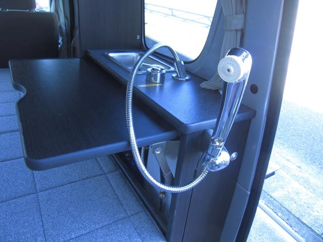 エブリイ ジョインターボ キャンピングカー ミニチュアクルーズ サブバッテリー 化粧ミラー ブリーツ遮光カーテン キャンピング取説付き ベットシンクシャワー間接照明 LED3段式 デジタルモニター 外排水タンク 2口コンセント(33枚目)