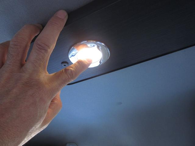 エブリイ ジョインターボ キャンピングカー ミニチュアクルーズ サブバッテリー 化粧ミラー ブリーツ遮光カーテン キャンピング取説付き ベットシンクシャワー間接照明 LED3段式 デジタルモニター 外排水タンク 2口コンセント(36枚目)