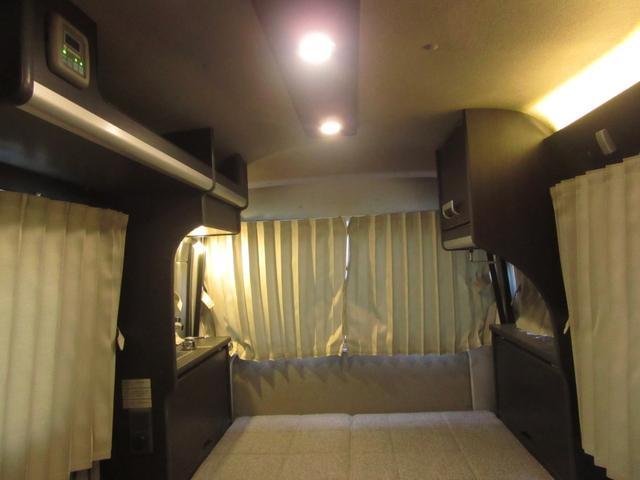 エブリイ ジョインターボ キャンピングカー ミニチュアクルーズ サブバッテリー 化粧ミラー ブリーツ遮光カーテン キャンピング取説付き ベットシンクシャワー間接照明 LED3段式 デジタルモニター 外排水タンク 2口コンセント(52枚目)