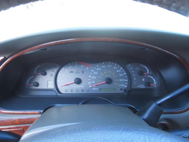 セコイア リミテッド CARFAXオートチェック付 走行85.372MIL 2001年モデル2006年登録 4WD切替式 2RDベンチシート 3RDシート付 11NO登録 20インチアルミ NITTOマッドタイヤ(11枚目)