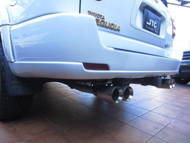 セコイア リミテッド CARFAXオートチェック付 走行85.372MIL 2001年モデル2006年登録 4WD切替式 2RDベンチシート 3RDシート付 11NO登録 20インチアルミ NITTOマッドタイヤ(42枚目)