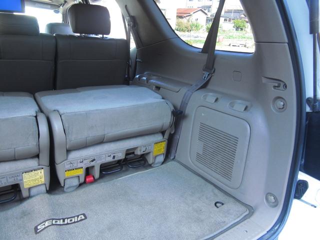 セコイア リミテッド CARFAXオートチェック付 走行85.372MIL 2001年モデル2006年登録 4WD切替式 2RDベンチシート 3RDシート付 11NO登録 20インチアルミ NITTOマッドタイヤ(48枚目)