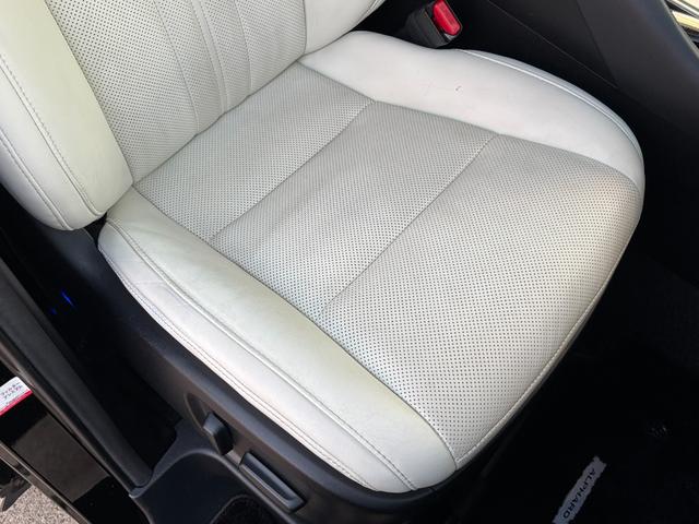 アルファードハイブリッド エグゼクティブラウンジＳ　４ＷＤ　ワンオーナー　ＢＢＳ２０インチアルミホイール　ビルシュタイン車高調　禁煙車　サンルーフ　白本革シート　純正ナビ　フルセグ　全周囲カメラ　後席モニタ　ＥＴＣ　両側電動スライドドア（20枚目）