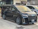 アルファードハイブリッド エグゼクティブラウンジＳ　４ＷＤ　ワンオーナー　ＢＢＳ２０インチアルミホイール　ビルシュタイン車高調　禁煙車　サンルーフ　白本革シート　純正ナビ　フルセグ　全周囲カメラ　後席モニタ　ＥＴＣ　両側電動スライドドア（6枚目）