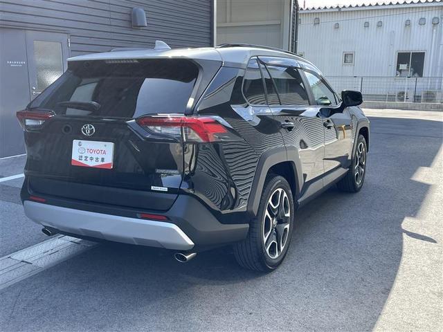 ＲＡＶ４ アドベンチャー　サンルーフ　４ＷＤ　ＤＶＤ再生　ミュージックプレイヤー接続可　バックカメラ　衝突被害軽減システム　ＬＥＤヘッドランプ（3枚目）