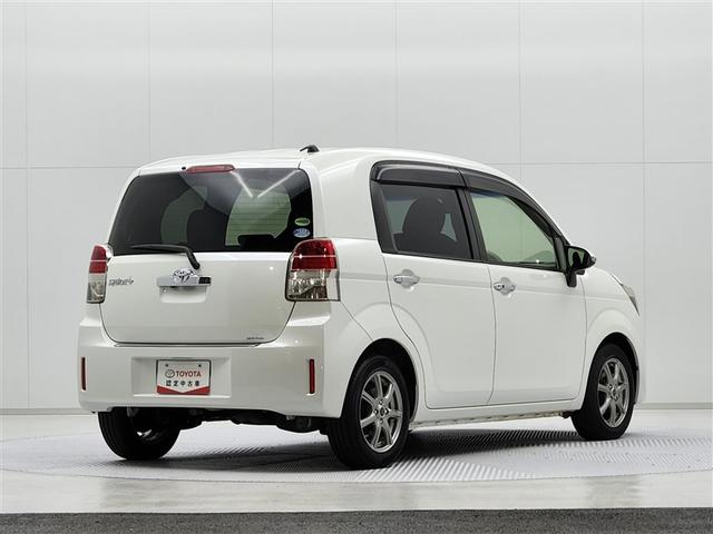 中古車店舗は県内に２店舗、新車店舗は１０店舗で展開しております。