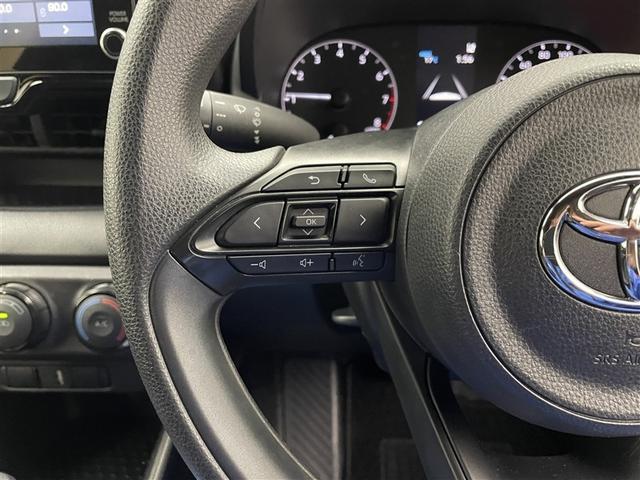 ヤリス Ｘ　ワンオーナー　純正ＤＡ　Ｂカメラ　衝突被害軽減システム　ＥＴＣ　オートマチックハイビーム　ブラインドスポットモニター　クリアランスソナー　ＬＤＡ　ＲＣＴＡ　ＲＳＡ　ＰＫＳＢ　ヘッドライトレベライザー（6枚目）