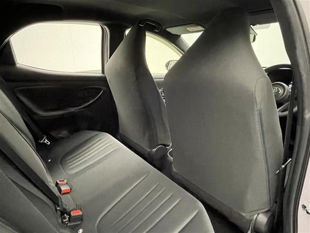 ヤリス Ｘ　ワンオーナー　純正ＤＡ　Ｂカメラ　衝突被害軽減システム　ＥＴＣ　オートマチックハイビーム　ブラインドスポットモニター　クリアランスソナー　ＬＤＡ　ＲＣＴＡ　ＲＳＡ　ＰＫＳＢ　ヘッドライトレベライザー（18枚目）