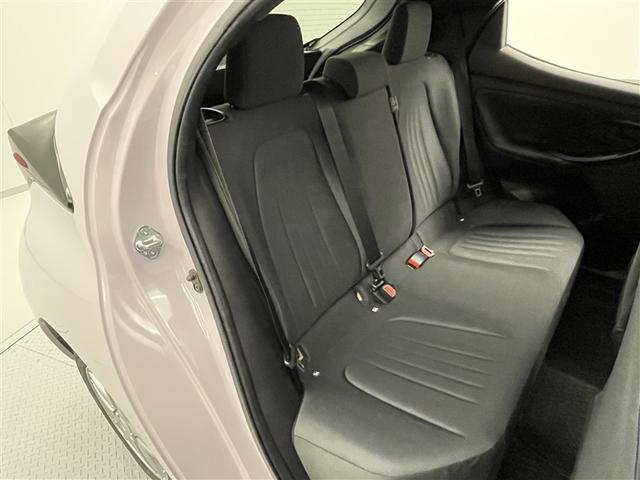 ヤリス Ｘ　ワンオーナー　純正ＤＡ　Ｂカメラ　衝突被害軽減システム　ＥＴＣ　オートマチックハイビーム　ブラインドスポットモニター　クリアランスソナー　ＬＤＡ　ＲＣＴＡ　ＲＳＡ　ＰＫＳＢ　ヘッドライトレベライザー（20枚目）