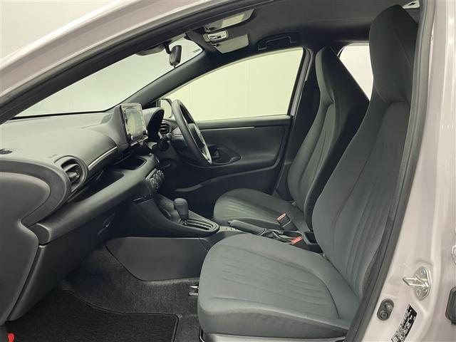 ヤリス Ｘ　ワンオーナー　純正ＤＡ　Ｂカメラ　衝突被害軽減システム　ＥＴＣ　オートマチックハイビーム　ブラインドスポットモニター　クリアランスソナー　ＬＤＡ　ＲＣＴＡ　ＲＳＡ　ＰＫＳＢ　ヘッドライトレベライザー（22枚目）