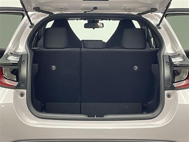 ヤリス Ｘ　ワンオーナー　純正ＤＡ　Ｂカメラ　衝突被害軽減システム　ＥＴＣ　オートマチックハイビーム　ブラインドスポットモニター　クリアランスソナー　ＬＤＡ　ＲＣＴＡ　ＲＳＡ　ＰＫＳＢ　ヘッドライトレベライザー（27枚目）