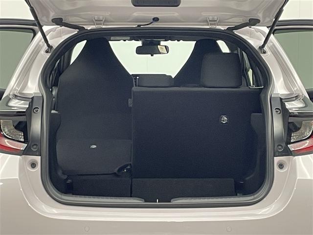 ヤリス Ｘ　ワンオーナー　純正ＤＡ　Ｂカメラ　衝突被害軽減システム　ＥＴＣ　オートマチックハイビーム　ブラインドスポットモニター　クリアランスソナー　ＬＤＡ　ＲＣＴＡ　ＲＳＡ　ＰＫＳＢ　ヘッドライトレベライザー（28枚目）