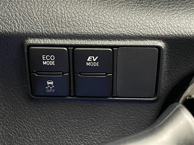 シエンタ ハイブリッド　ファンベースＧ　ワンオーナー　純正９インチナビ　全方位カメラ　衝突被害軽減システム　クルーズコントロール　両側電動スライド　ＬＥＤヘッドランプ　オートマチックハイビーム　ステアリング＆シートヒーター　ＵＳＢ端子（14枚目）