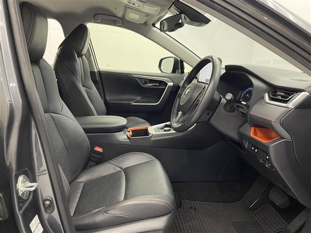 ＲＡＶ４ アドベンチャー　ワンオーナー　４ＷＤ　純正１０．５型ＤＡ　フルセグ　バックカメラ　衝突被害軽減システム　ＡＣＣ　ＡＨＢ　ＢＳＭ　ＥＴＣ　ＬＥＤヘッドランプ　ステアリング＆シートヒーター　エアシート　パワーシート（15枚目）