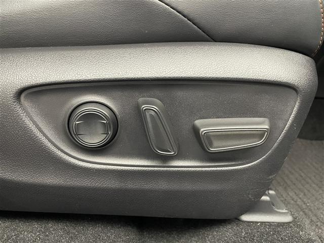 ＲＡＶ４ アドベンチャー　ワンオーナー　４ＷＤ　純正１０．５型ＤＡ　フルセグ　バックカメラ　衝突被害軽減システム　ＡＣＣ　ＡＨＢ　ＢＳＭ　ＥＴＣ　ＬＥＤヘッドランプ　ステアリング＆シートヒーター　エアシート　パワーシート（16枚目）