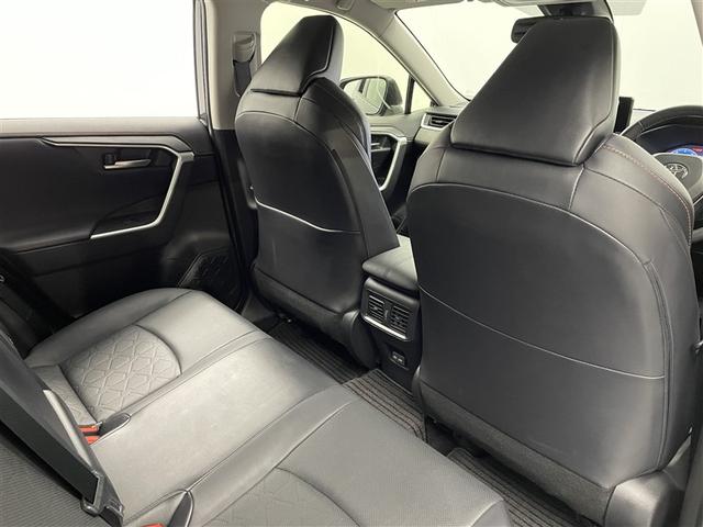 ＲＡＶ４ アドベンチャー　ワンオーナー　４ＷＤ　純正１０．５型ＤＡ　フルセグ　バックカメラ　衝突被害軽減システム　ＡＣＣ　ＡＨＢ　ＢＳＭ　ＥＴＣ　ＬＥＤヘッドランプ　ステアリング＆シートヒーター　エアシート　パワーシート（18枚目）