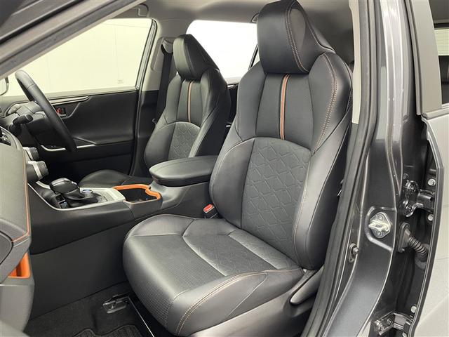 ＲＡＶ４ アドベンチャー　ワンオーナー　４ＷＤ　純正１０．５型ＤＡ　フルセグ　バックカメラ　衝突被害軽減システム　ＡＣＣ　ＡＨＢ　ＢＳＭ　ＥＴＣ　ＬＥＤヘッドランプ　ステアリング＆シートヒーター　エアシート　パワーシート（23枚目）
