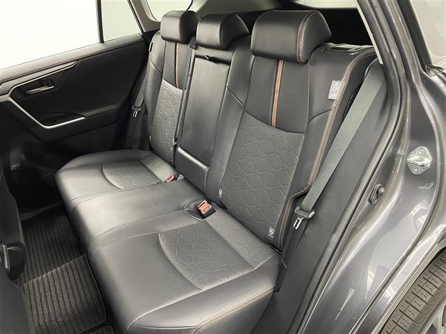 ＲＡＶ４ アドベンチャー　ワンオーナー　４ＷＤ　純正１０．５型ＤＡ　フルセグ　バックカメラ　衝突被害軽減システム　ＡＣＣ　ＡＨＢ　ＢＳＭ　ＥＴＣ　ＬＥＤヘッドランプ　ステアリング＆シートヒーター　エアシート　パワーシート（26枚目）