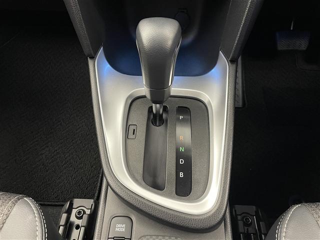 ヤリスクロス ハイブリッドＺ　ワンオーナー　純正ディスプレイオーディオ　バックカメラ　衝突被害軽減システム　ＡＣＣ　ＡＨＢ　ＢＳＭ　ＥＴＣ　ＬＥＤヘッドランプ　ステアリング＆シートヒーター　パワーシート　ヘッドライトレベライザー（11枚目）