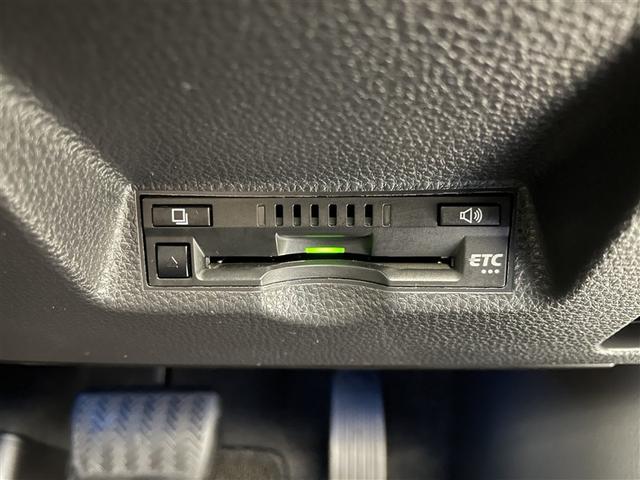 ヤリスクロス ハイブリッドＺ　ワンオーナー　純正ディスプレイオーディオ　バックカメラ　衝突被害軽減システム　ＡＣＣ　ＡＨＢ　ＢＳＭ　ＥＴＣ　ＬＥＤヘッドランプ　ステアリング＆シートヒーター　パワーシート　ヘッドライトレベライザー（13枚目）