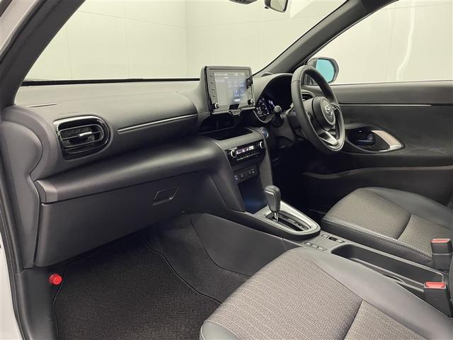 ヤリスクロス ハイブリッドＺ　ワンオーナー　純正ディスプレイオーディオ　バックカメラ　衝突被害軽減システム　ＡＣＣ　ＡＨＢ　ＢＳＭ　ＥＴＣ　ＬＥＤヘッドランプ　ステアリング＆シートヒーター　パワーシート　ヘッドライトレベライザー（21枚目）