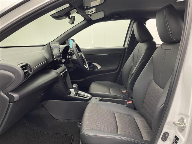 ヤリスクロス ハイブリッドＺ　ワンオーナー　純正ディスプレイオーディオ　バックカメラ　衝突被害軽減システム　ＡＣＣ　ＡＨＢ　ＢＳＭ　ＥＴＣ　ＬＥＤヘッドランプ　ステアリング＆シートヒーター　パワーシート　ヘッドライトレベライザー（22枚目）