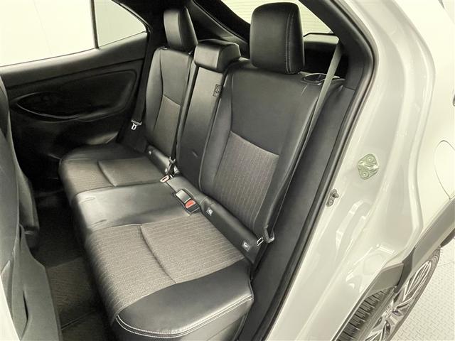 ヤリスクロス ハイブリッドＺ　ワンオーナー　純正ディスプレイオーディオ　バックカメラ　衝突被害軽減システム　ＡＣＣ　ＡＨＢ　ＢＳＭ　ＥＴＣ　ＬＥＤヘッドランプ　ステアリング＆シートヒーター　パワーシート　ヘッドライトレベライザー（26枚目）