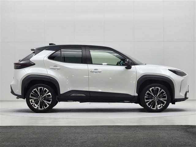 ヤリスクロス ハイブリッドＺ　ワンオーナー　純正ディスプレイオーディオ　バックカメラ　衝突被害軽減システム　ＡＣＣ　ＡＨＢ　ＢＳＭ　ＥＴＣ　ＬＥＤヘッドランプ　ステアリング＆シートヒーター　パワーシート　ヘッドライトレベライザー（32枚目）