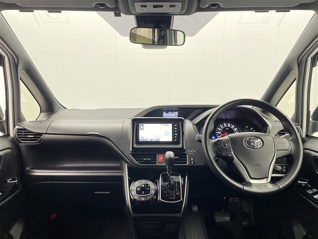 ヴォクシー ＺＳ　煌ＩＩＩ　ワンオーナー　純正オプションナビ　バックカメラ　衝突被害軽減システム　クルーズコントロール　ＥＴＣ　両側電動スライドドア　オートマチックハイビーム　ＬＥＤヘッドランプ　ハーフレザーシート（4枚目）