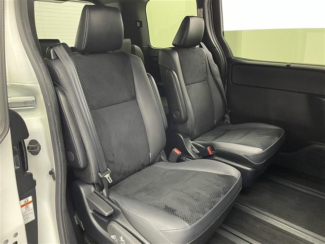 ヴォクシー ＺＳ　煌ＩＩＩ　ワンオーナー　純正オプションナビ　バックカメラ　衝突被害軽減システム　クルーズコントロール　ＥＴＣ　両側電動スライドドア　オートマチックハイビーム　ＬＥＤヘッドランプ　ハーフレザーシート（19枚目）