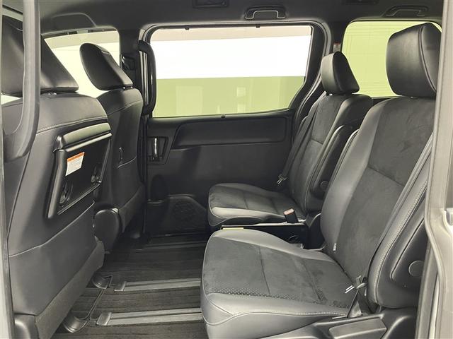 ヴォクシー ＺＳ　煌ＩＩＩ　ワンオーナー　純正オプションナビ　バックカメラ　衝突被害軽減システム　クルーズコントロール　ＥＴＣ　両側電動スライドドア　オートマチックハイビーム　ＬＥＤヘッドランプ　ハーフレザーシート（26枚目）