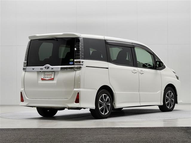ヴォクシー ＺＳ　ワンオーナー　純正１０インチナビ　１１インチ後席モニター　バックカメラ　クルーズコントロール　オートマチックハイビーム　衝突被害軽減システム　ＥＴＣ　両側電動スライド　ＬＥＤヘッドランプ（3枚目）