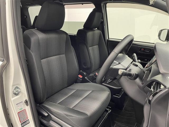 ヴォクシー ＺＳ　ワンオーナー　純正１０インチナビ　１１インチ後席モニター　バックカメラ　クルーズコントロール　オートマチックハイビーム　衝突被害軽減システム　ＥＴＣ　両側電動スライド　ＬＥＤヘッドランプ（16枚目）