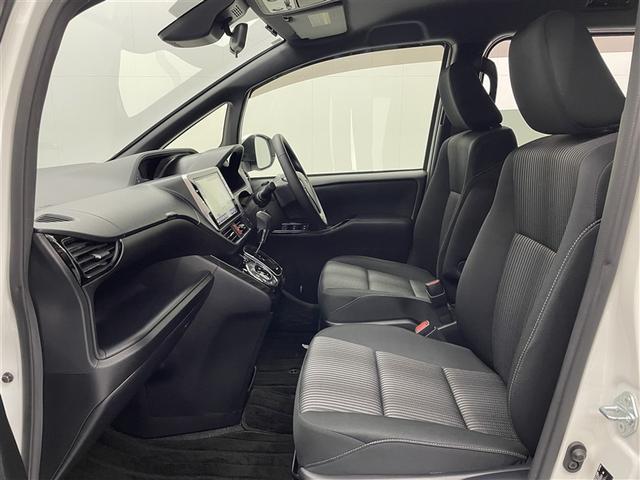 ヴォクシー ＺＳ　ワンオーナー　純正１０インチナビ　１１インチ後席モニター　バックカメラ　クルーズコントロール　オートマチックハイビーム　衝突被害軽減システム　ＥＴＣ　両側電動スライド　ＬＥＤヘッドランプ（22枚目）