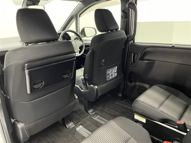 ヴォクシー ＺＳ　ワンオーナー　純正１０インチナビ　１１インチ後席モニター　バックカメラ　クルーズコントロール　オートマチックハイビーム　衝突被害軽減システム　ＥＴＣ　両側電動スライド　ＬＥＤヘッドランプ（24枚目）