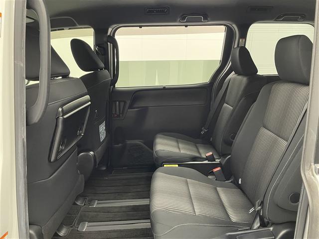 ヴォクシー ＺＳ　ワンオーナー　純正１０インチナビ　１１インチ後席モニター　バックカメラ　クルーズコントロール　オートマチックハイビーム　衝突被害軽減システム　ＥＴＣ　両側電動スライド　ＬＥＤヘッドランプ（25枚目）