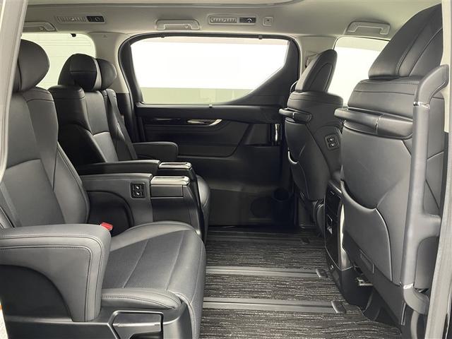 アルファード ２．５Ｓ　Ｃパッケージ　純正ＤＡ　ナビ機能あり　ＣＤ／ＤＶＤ可　純正後席モニター　バックカメラ　衝突被害軽減システム　ＡＣＣ　ＡＨＢ　ステアリング＆シートヒーター　エアーシート　ＥＴＣ　両側電動スライド　ＬＥＤヘッドランプ（20枚目）