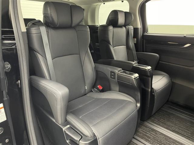 アルファード ２．５Ｓ　Ｃパッケージ　純正ＤＡ　ナビ機能あり　ＣＤ／ＤＶＤ可　純正後席モニター　バックカメラ　衝突被害軽減システム　ＡＣＣ　ＡＨＢ　ステアリング＆シートヒーター　エアーシート　ＥＴＣ　両側電動スライド　ＬＥＤヘッドランプ（21枚目）