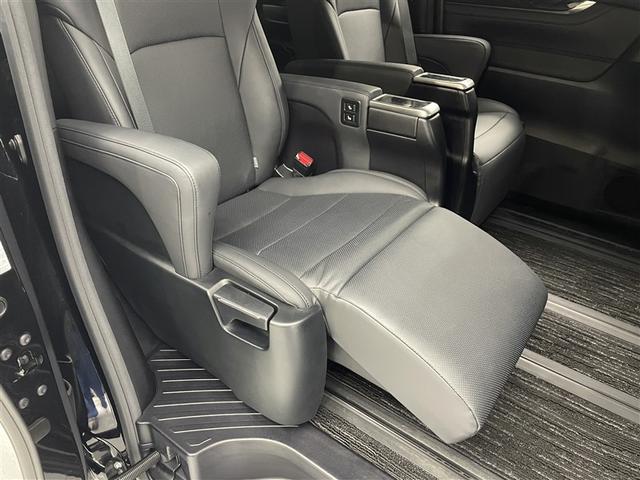 アルファード ２．５Ｓ　Ｃパッケージ　純正ＤＡ　ナビ機能あり　ＣＤ／ＤＶＤ可　純正後席モニター　バックカメラ　衝突被害軽減システム　ＡＣＣ　ＡＨＢ　ステアリング＆シートヒーター　エアーシート　ＥＴＣ　両側電動スライド　ＬＥＤヘッドランプ（22枚目）