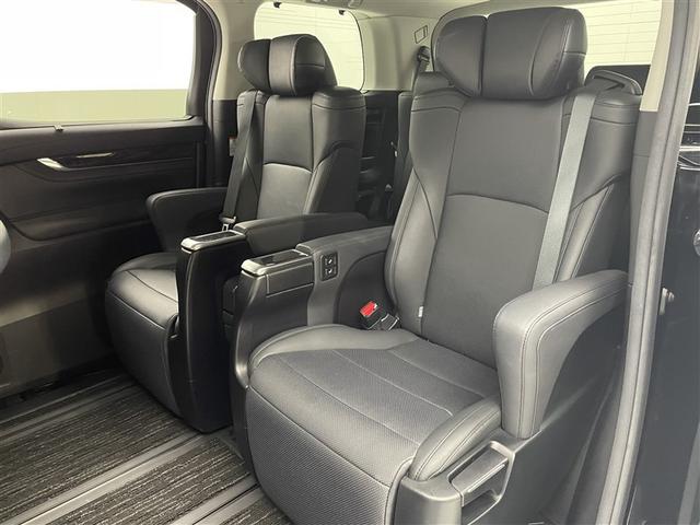 アルファード ２．５Ｓ　Ｃパッケージ　純正ＤＡ　ナビ機能あり　ＣＤ／ＤＶＤ可　純正後席モニター　バックカメラ　衝突被害軽減システム　ＡＣＣ　ＡＨＢ　ステアリング＆シートヒーター　エアーシート　ＥＴＣ　両側電動スライド　ＬＥＤヘッドランプ（29枚目）