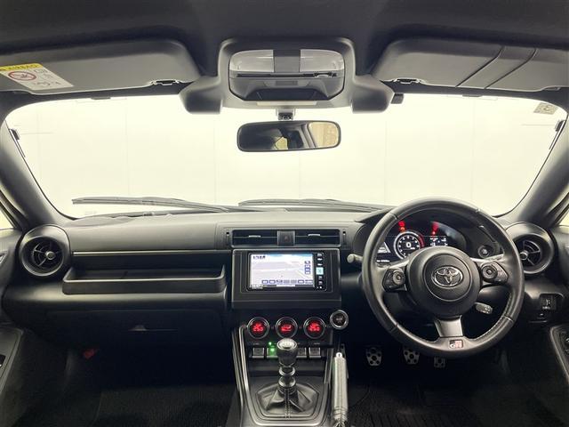 ＧＲ８６ ＳＺ　ワンオーナー　６速ＭＴ　ＧＲトランクスポイラー　純正メモリーナビ　バックカメラ　衝突被害軽減システム　アダプティブクルーズコントロール　ＥＴＣ　ＬＥＤヘッドランプ　エンブレム交換　純正ＡＷ（6枚目）