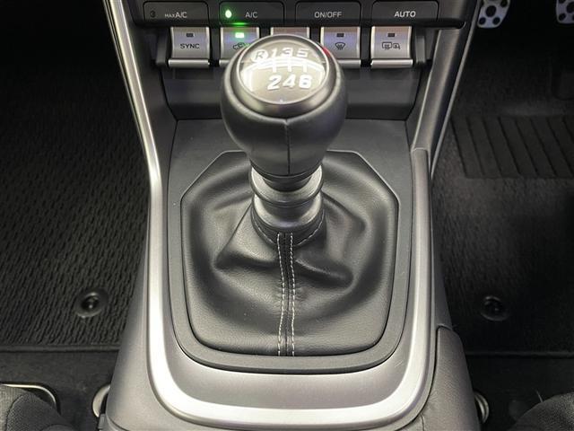 ＧＲ８６ ＳＺ　ワンオーナー　６速ＭＴ　ＧＲトランクスポイラー　純正メモリーナビ　バックカメラ　衝突被害軽減システム　アダプティブクルーズコントロール　ＥＴＣ　ＬＥＤヘッドランプ　エンブレム交換　純正ＡＷ（15枚目）